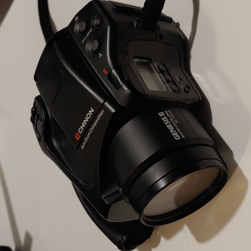 Vintage Chinon Genesis III with 35-110mm Macro Zoom Lens Auto Sensor Flash